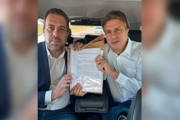 Com Boulos e Camilo Santana, Campanha de Lula formaliza no TSE autorização de sigilos pedidos por Flávio