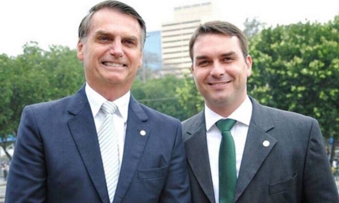 Jair Bolsonaro ficou surpreso com a virada de Lula e teme prisão de Flávio, diz site