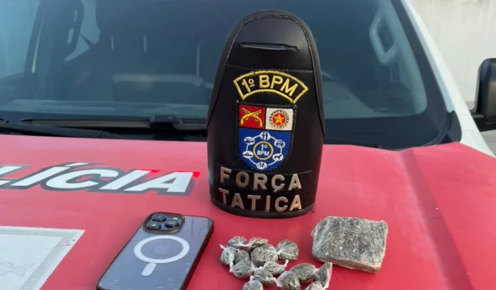 Jovem completa 18 anos e acaba preso menos de 24 horas depois por suspeita de tráfico