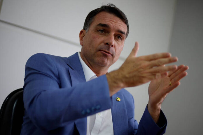 Ministros do TSE avaliam que pedido de Flávio para anular segundo turno não deve prosperar