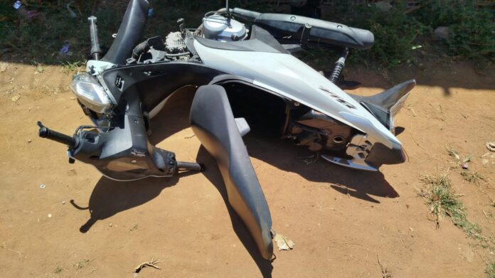Moto Honda Biz é encontrada sem pneus após furto