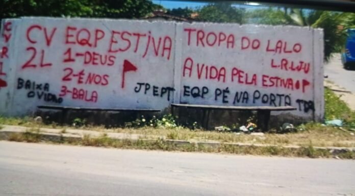 Pichações de facções criminosas assustam em Marechal Deodoro