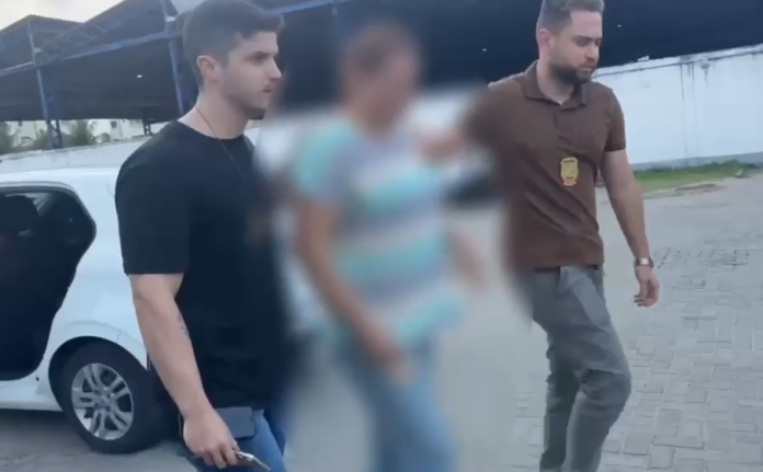 Polícia Civil prende mulher por desviar pix de clínica em Maceió